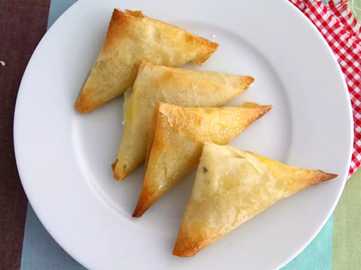 Samosas cu feta