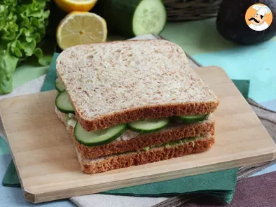 Sandwich Club cu ton si avocado - poza 2