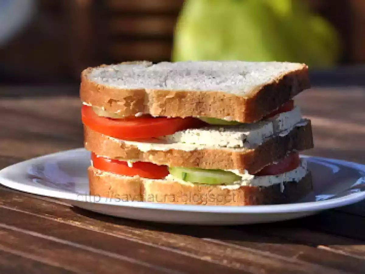 Sandwich-club, de post - poza 2