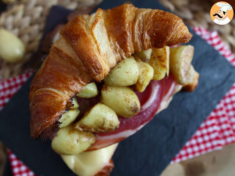 Sandwich croissant cu raclette pentru un brunch gourmet reusit! - poza 4