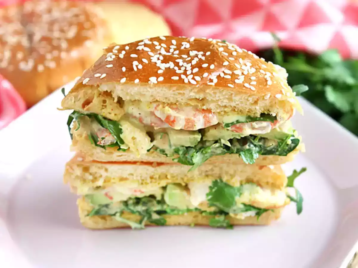 Sandwich cu creveti, avocado si coriandru - poza 2