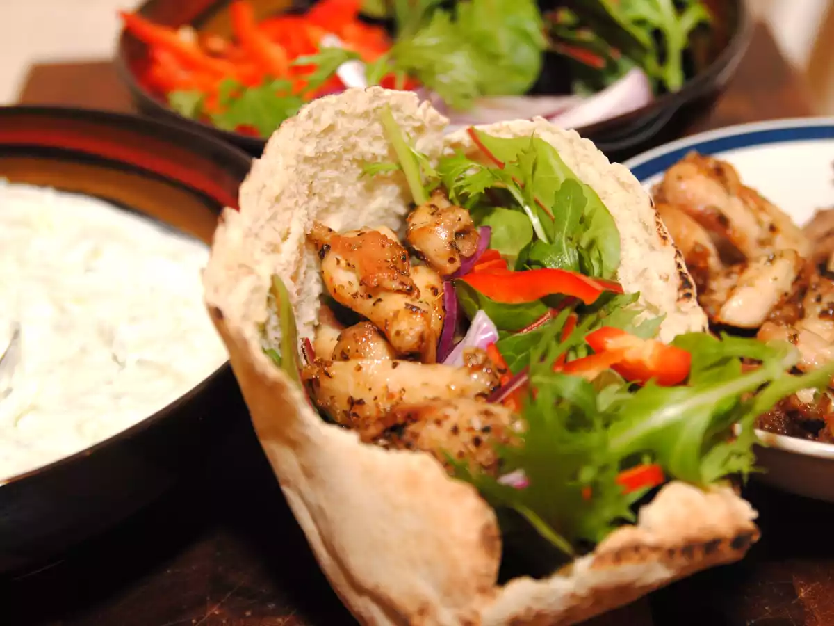 Sandwich cu pita greceasca