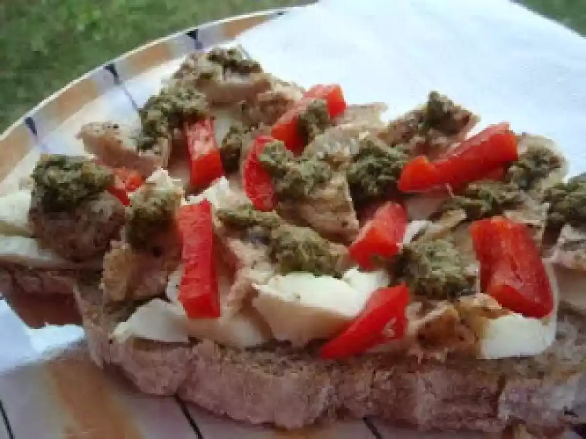 Sandwich cu pui si pesto - poza 2