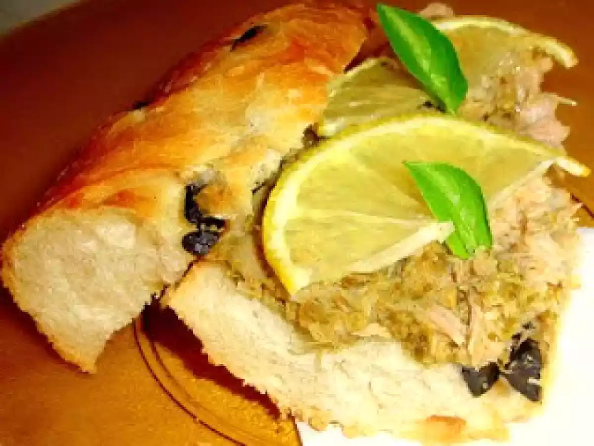 Sandwich cu ton si pesto