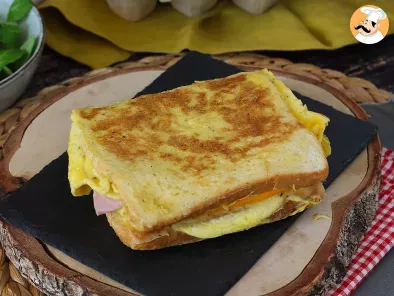Sandwich expres cu omleta - poza 2