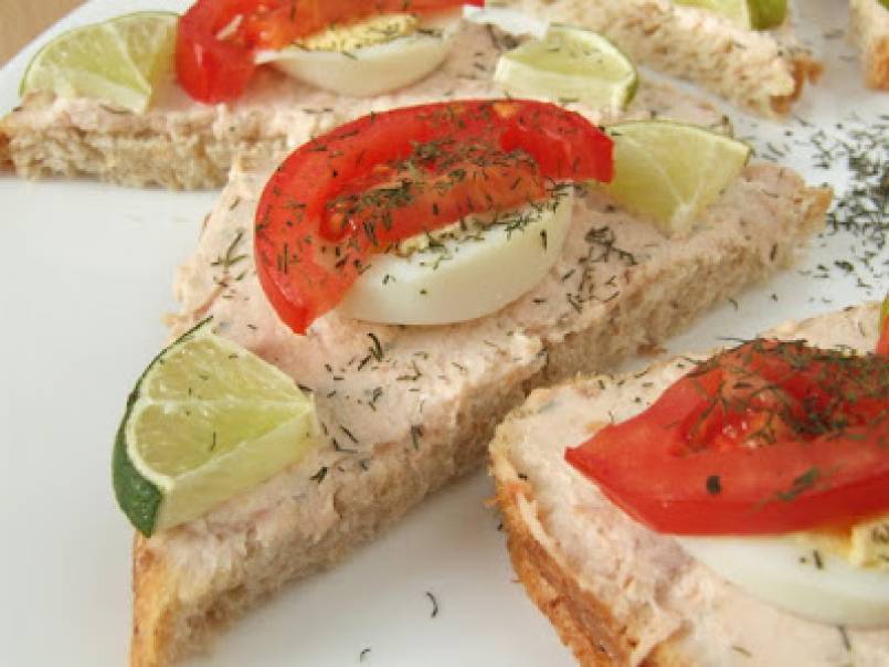 Sandwich-uri cu somon