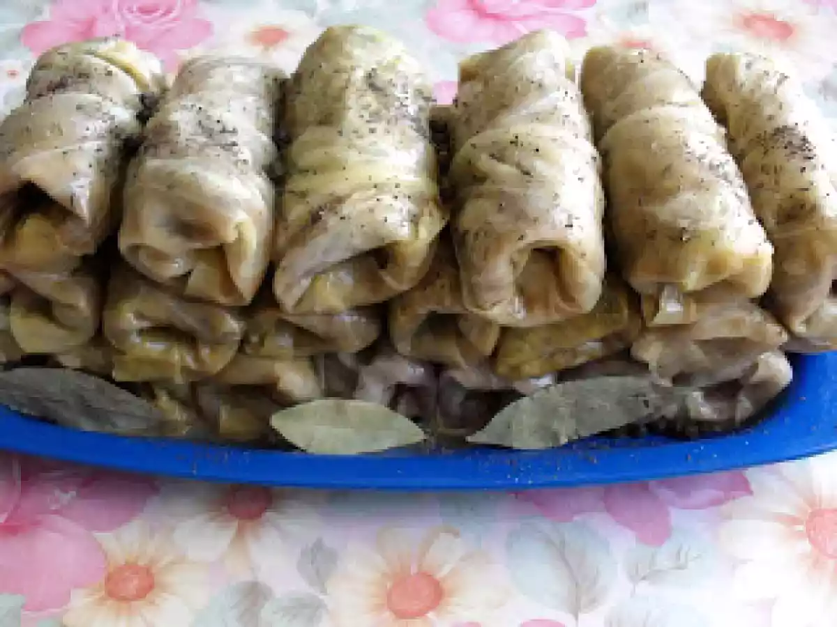 Sarmalute cu ciuperci in varza murata