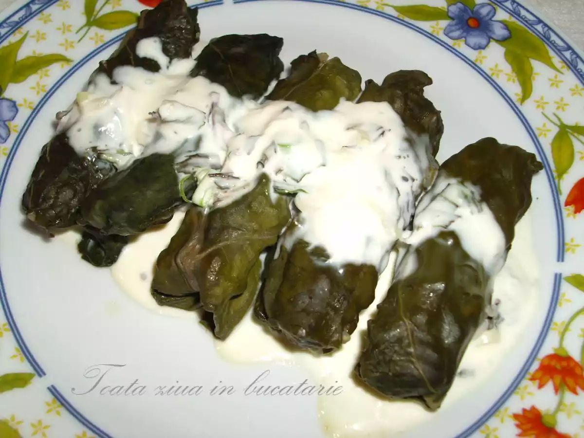 Sarmalute cu sos de menta