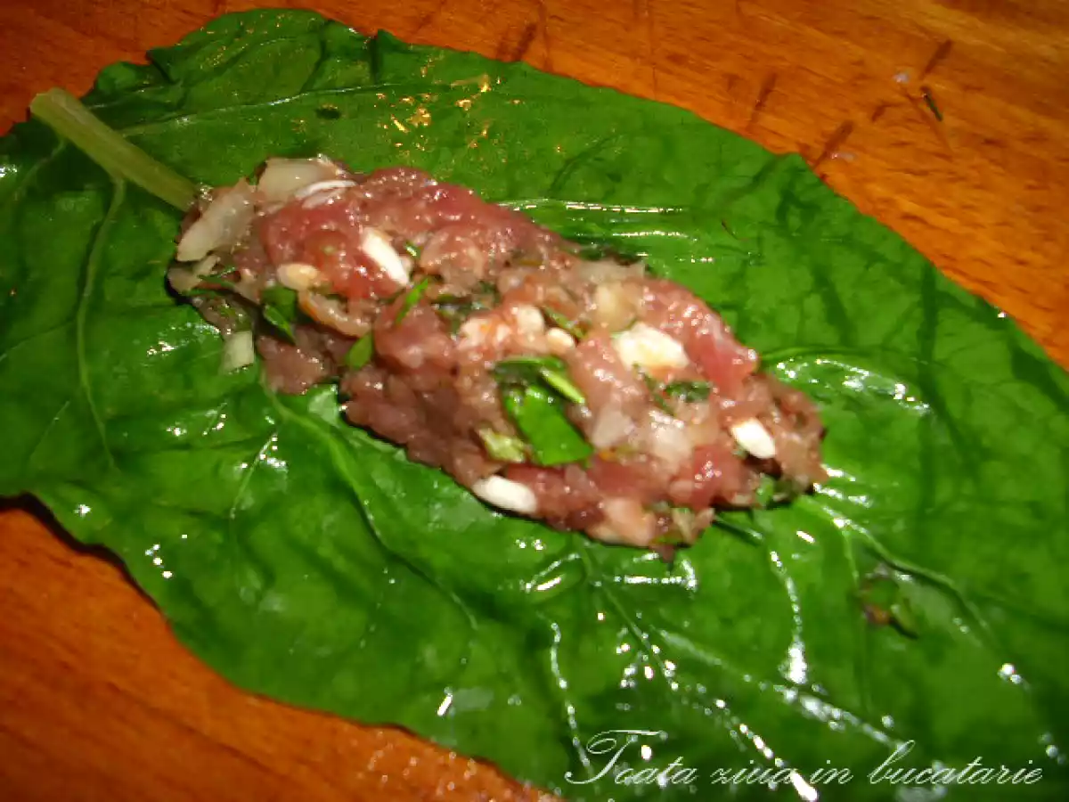 Sarmalute cu sos de menta - poza 2