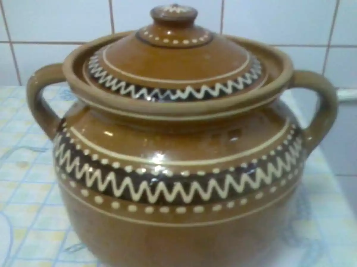 Sarmalute dobrogene in oala de lut - poza 2