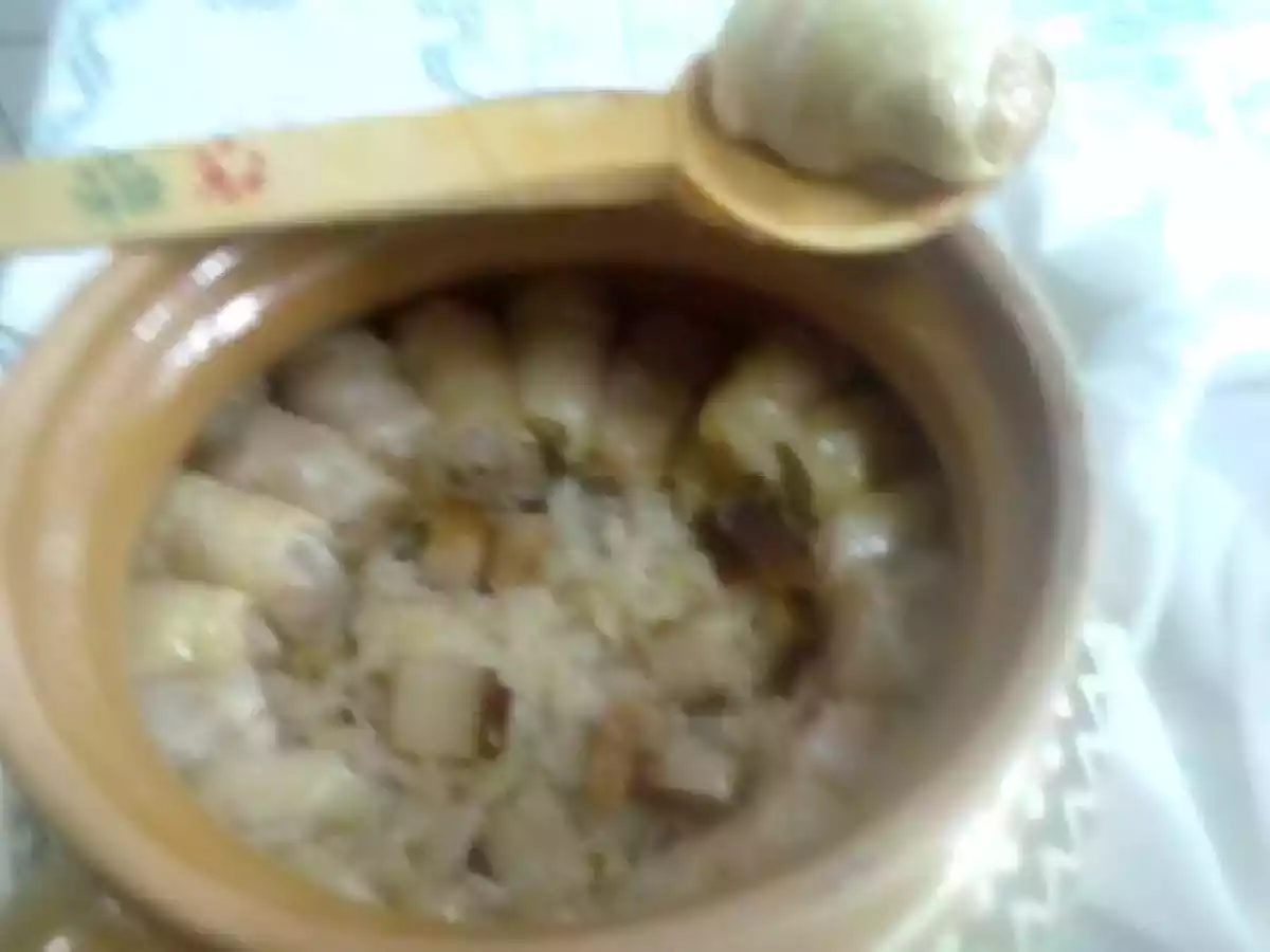 Sarmalute dobrogene in oala de lut - poza 7