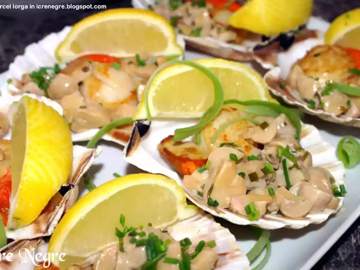 Scoici Saint Jacques cu creveti si alge marine - poza 2