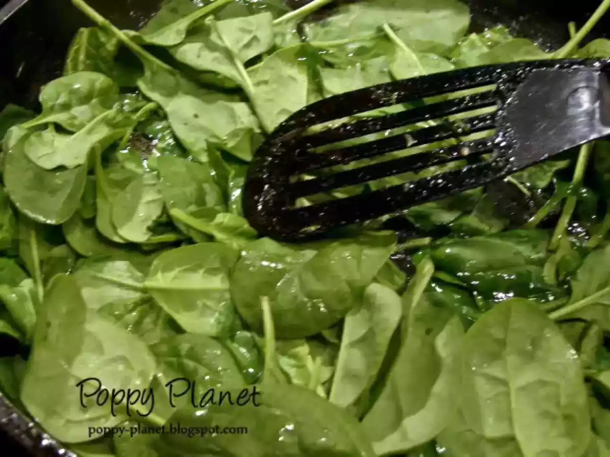 Scoici scallop cu sos de unt pe pat de spanac - poza 4