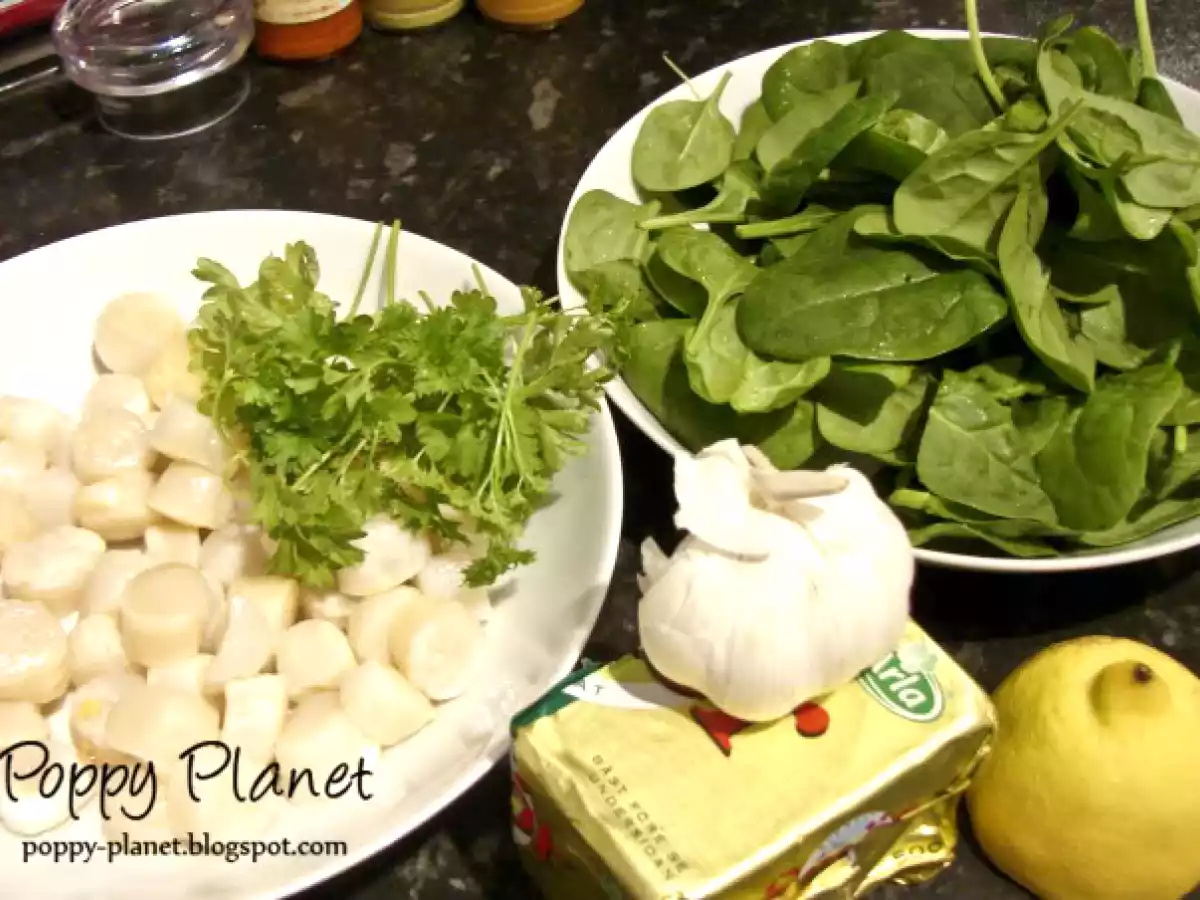 Scoici scallop cu sos de unt pe pat de spanac - poza 6