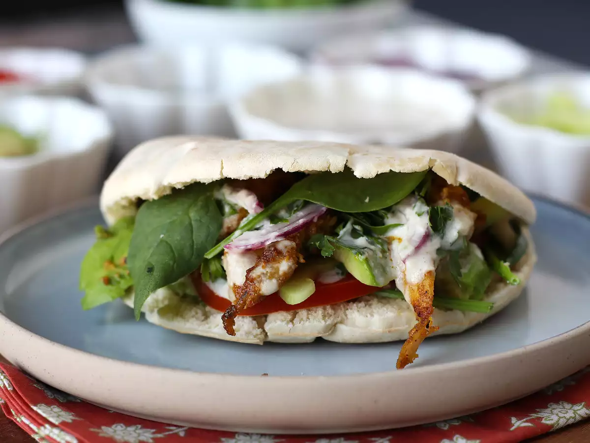 Shaworma de pui la Air Fryer, cu lipie și sos tahini - poza 2