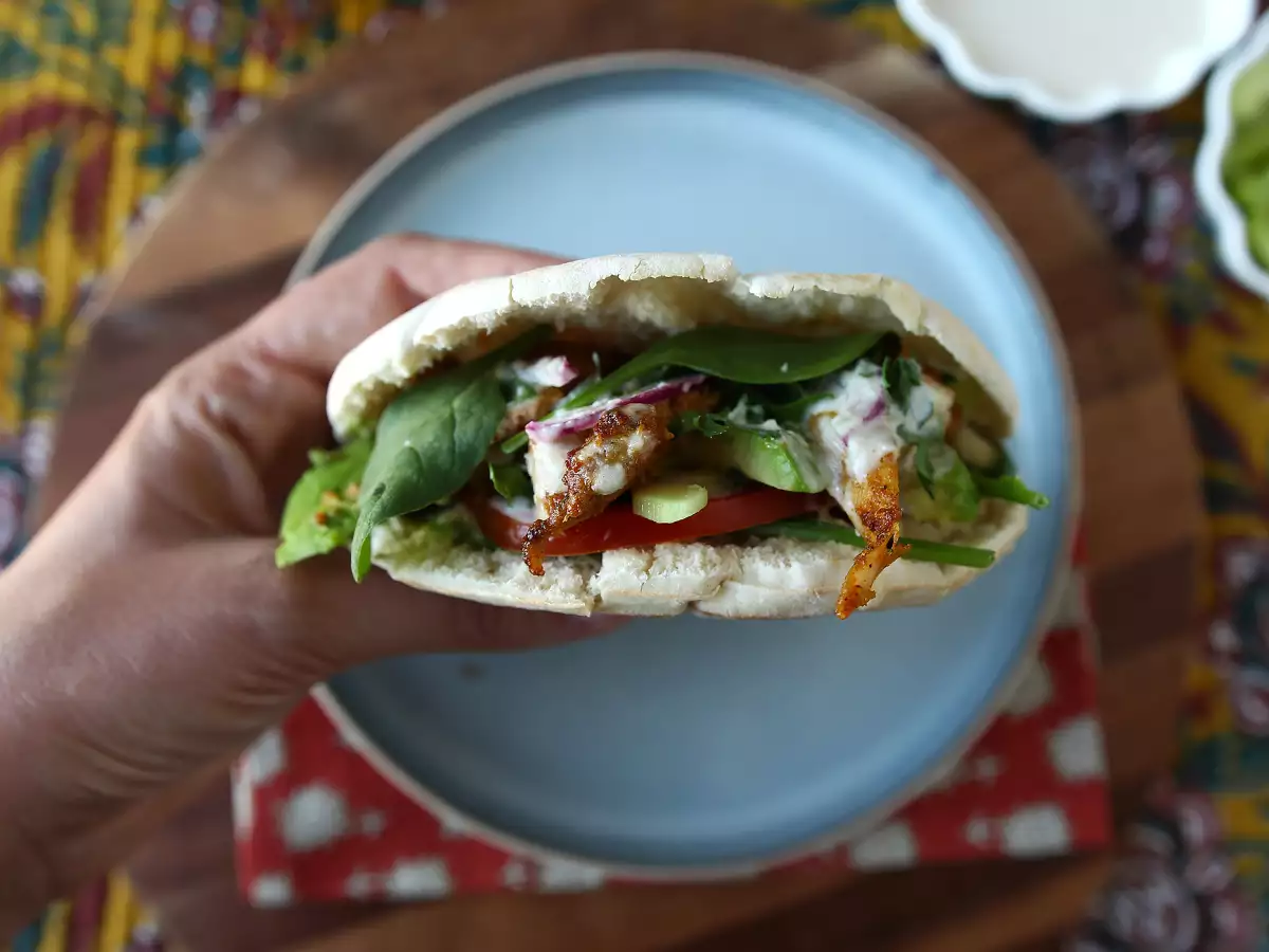 Shaworma de pui la Air Fryer, cu lipie și sos tahini - poza 4