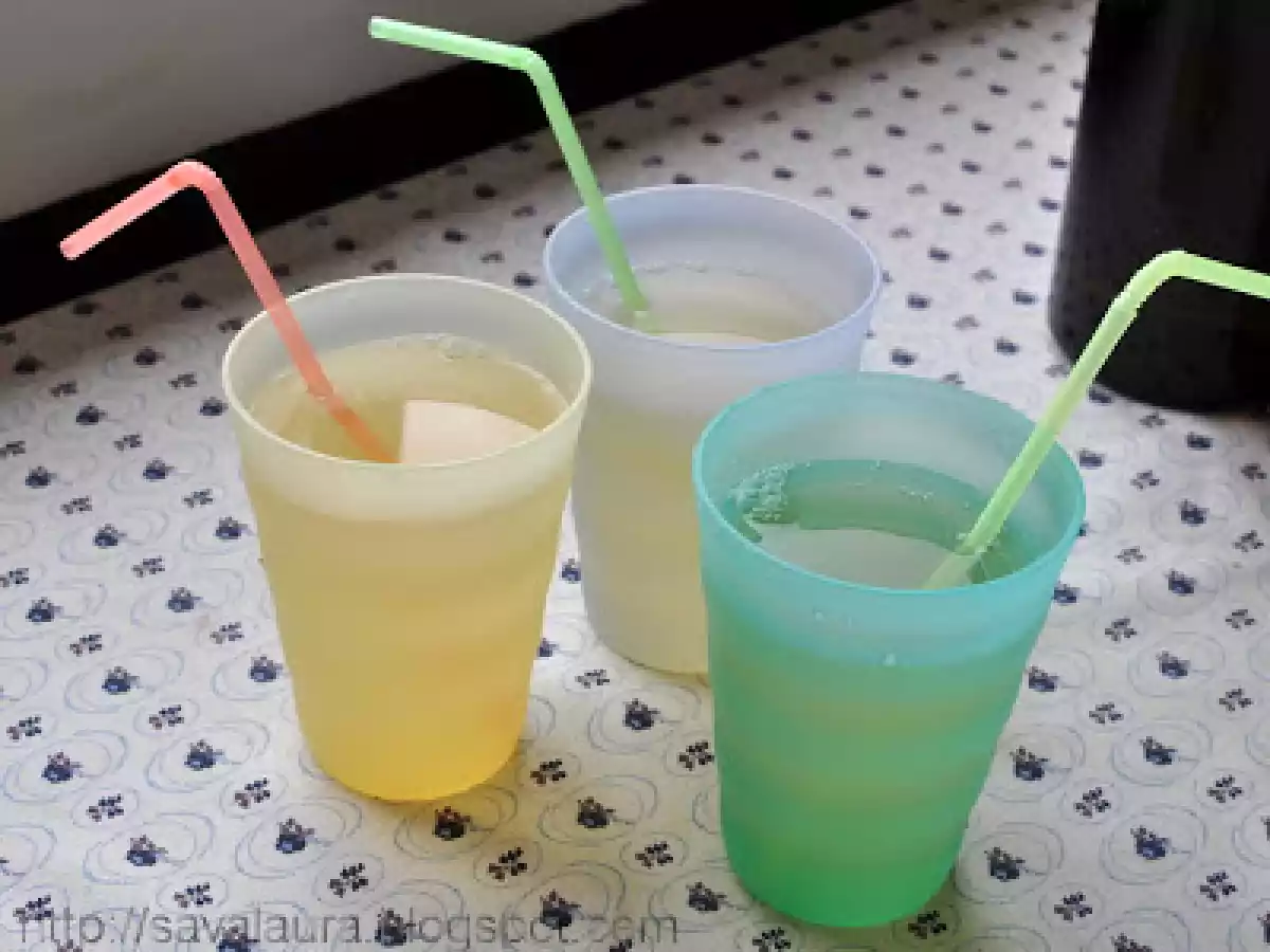 Sirop din flori de soc