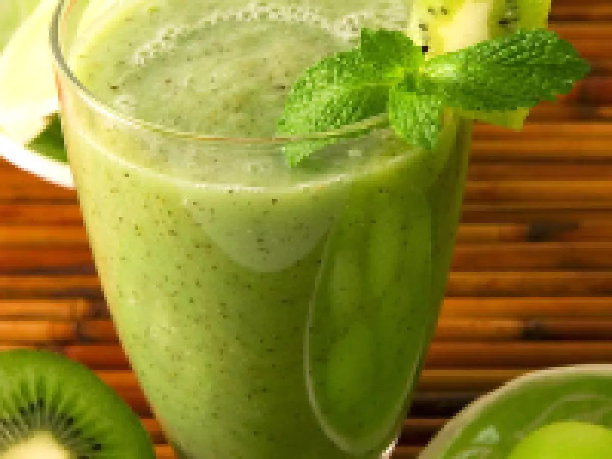 Smoothie cu kiwi si pepene galben