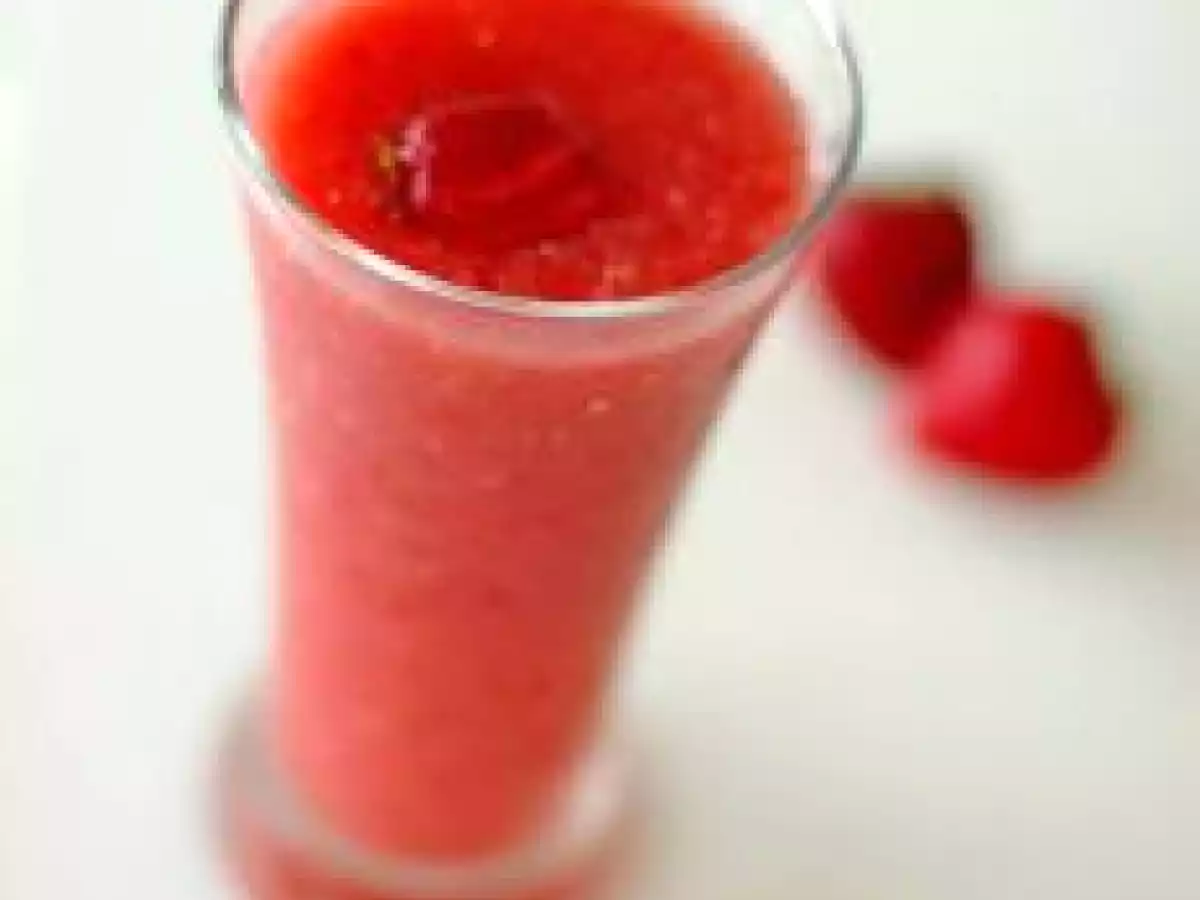 Smoothie cu pepene verde(lebenita/lubenita/harbuz) si capsuni