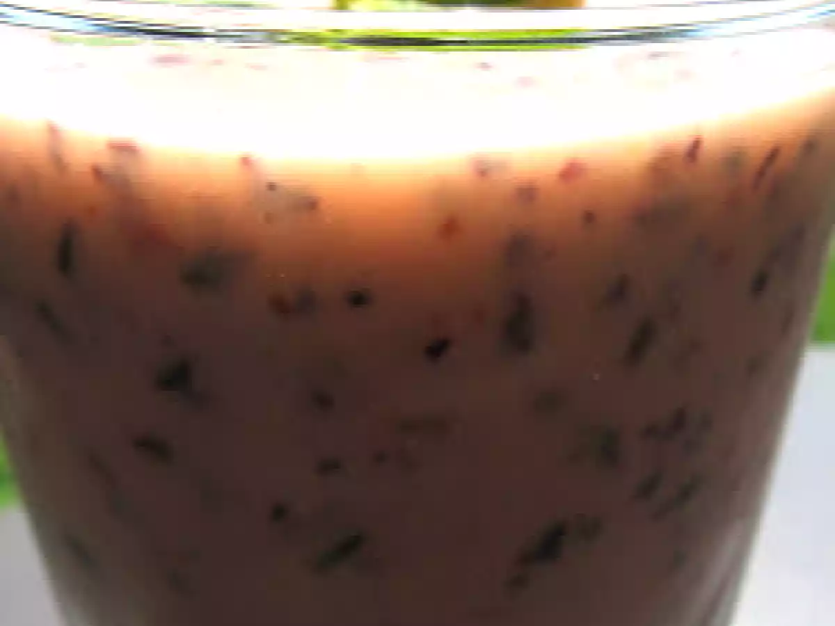 Smoothie cu piersici si afine