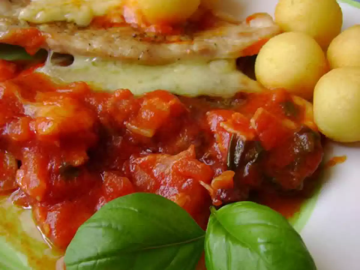 Snitel cu sos de rosii si emmentaler - poza 2