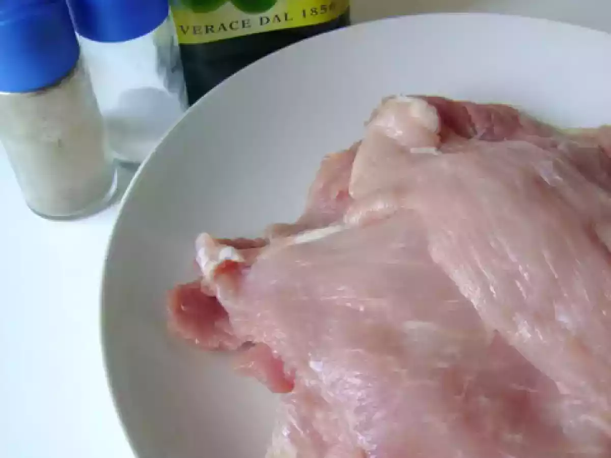 Snitel cu sos de rosii si emmentaler - poza 9