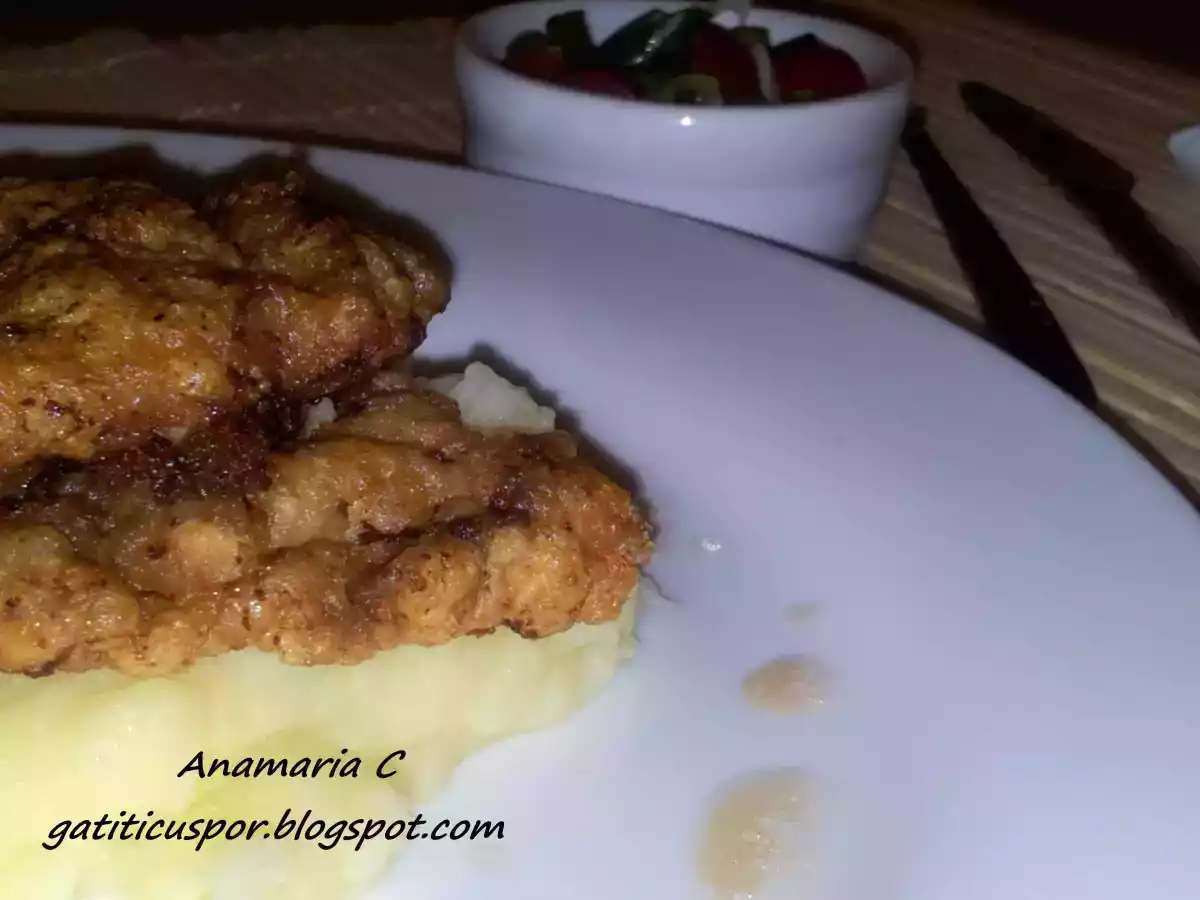 Snitel De Vita Cu Piure De Cartofi - poza 3