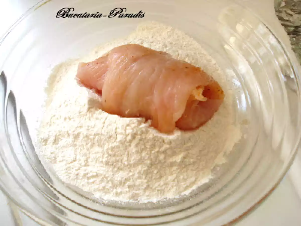 Snitel Kievskaia de pui cu cartofi prajiti la cuptor. - poza 9