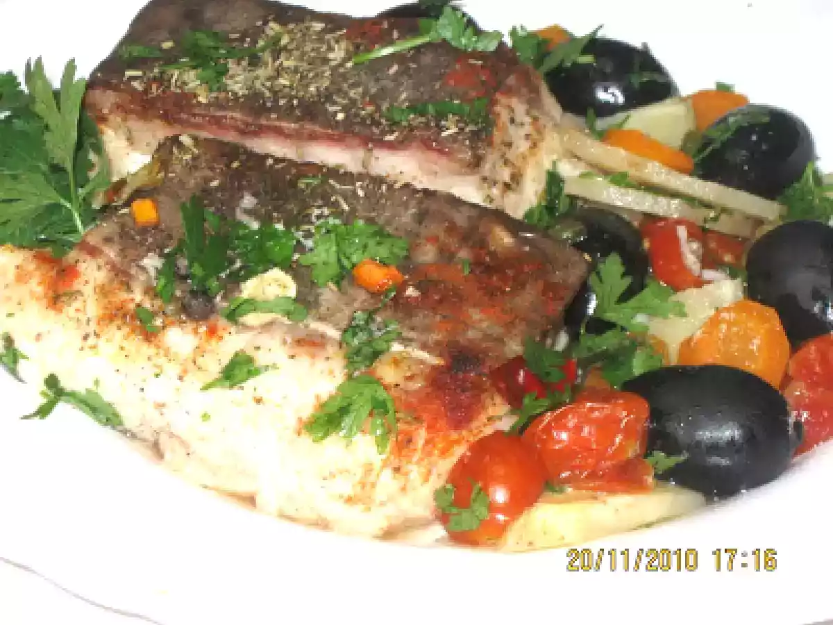 Somn cu legume si masline la cuptor