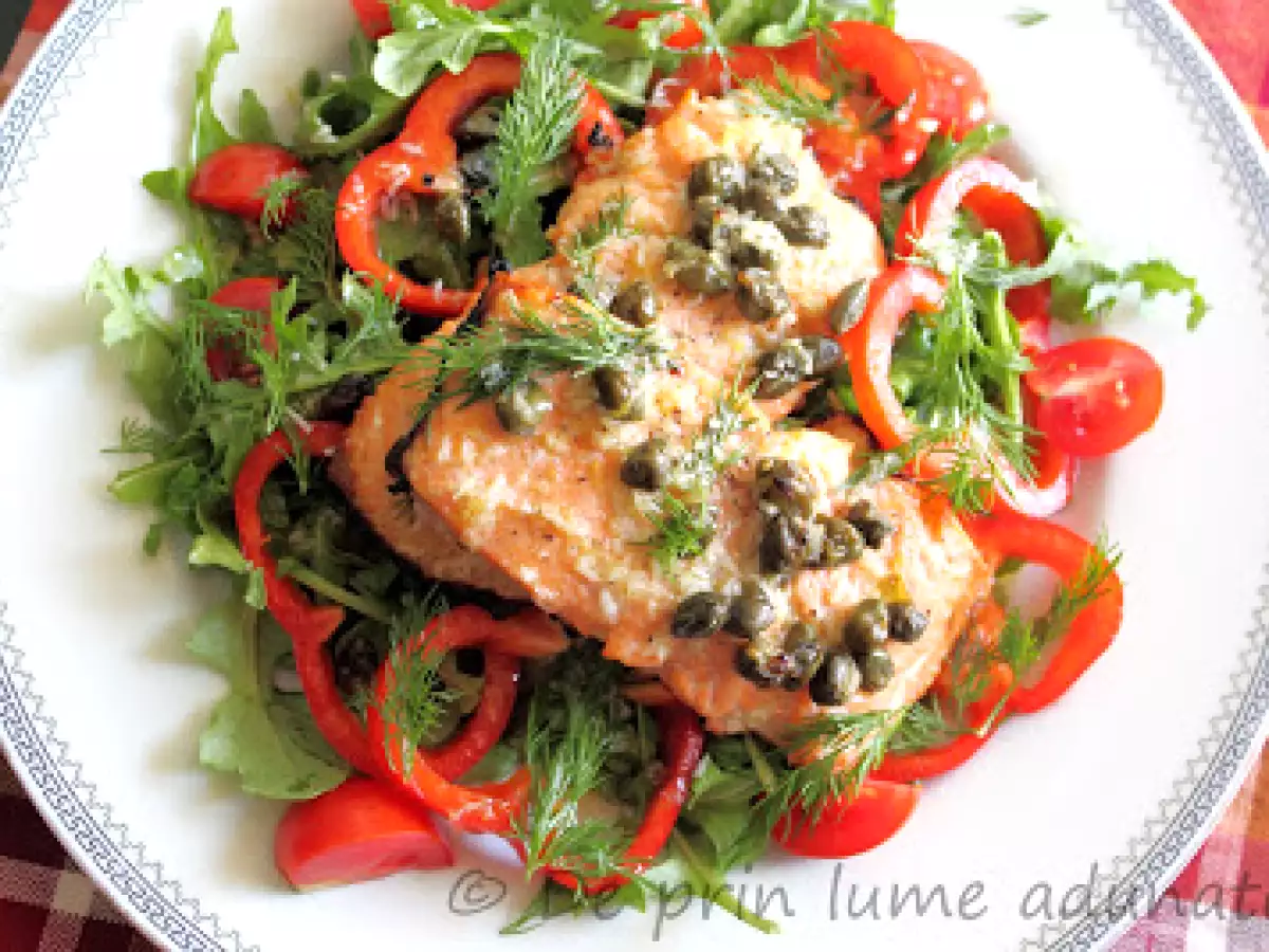 Somon cu capere pe pat de rucola - poza 2