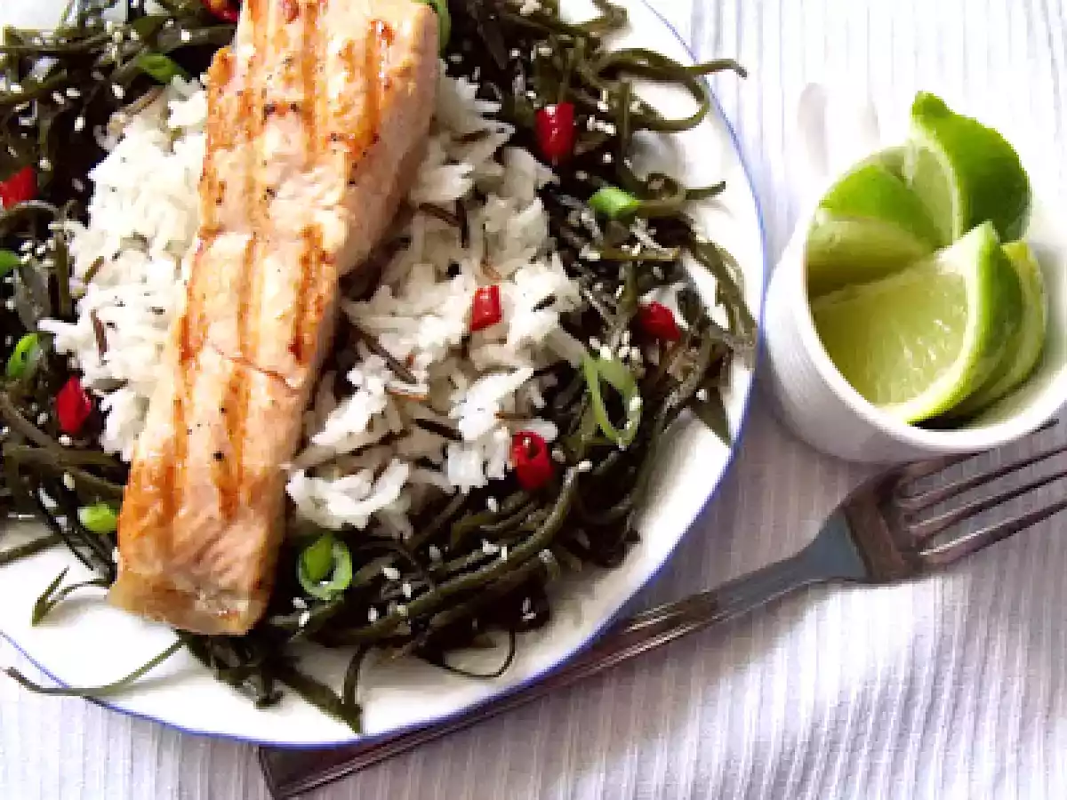 SOMON CU SALATA DE ALGE MARINE(SALMON &SEAWEED SALAD) - poza 2