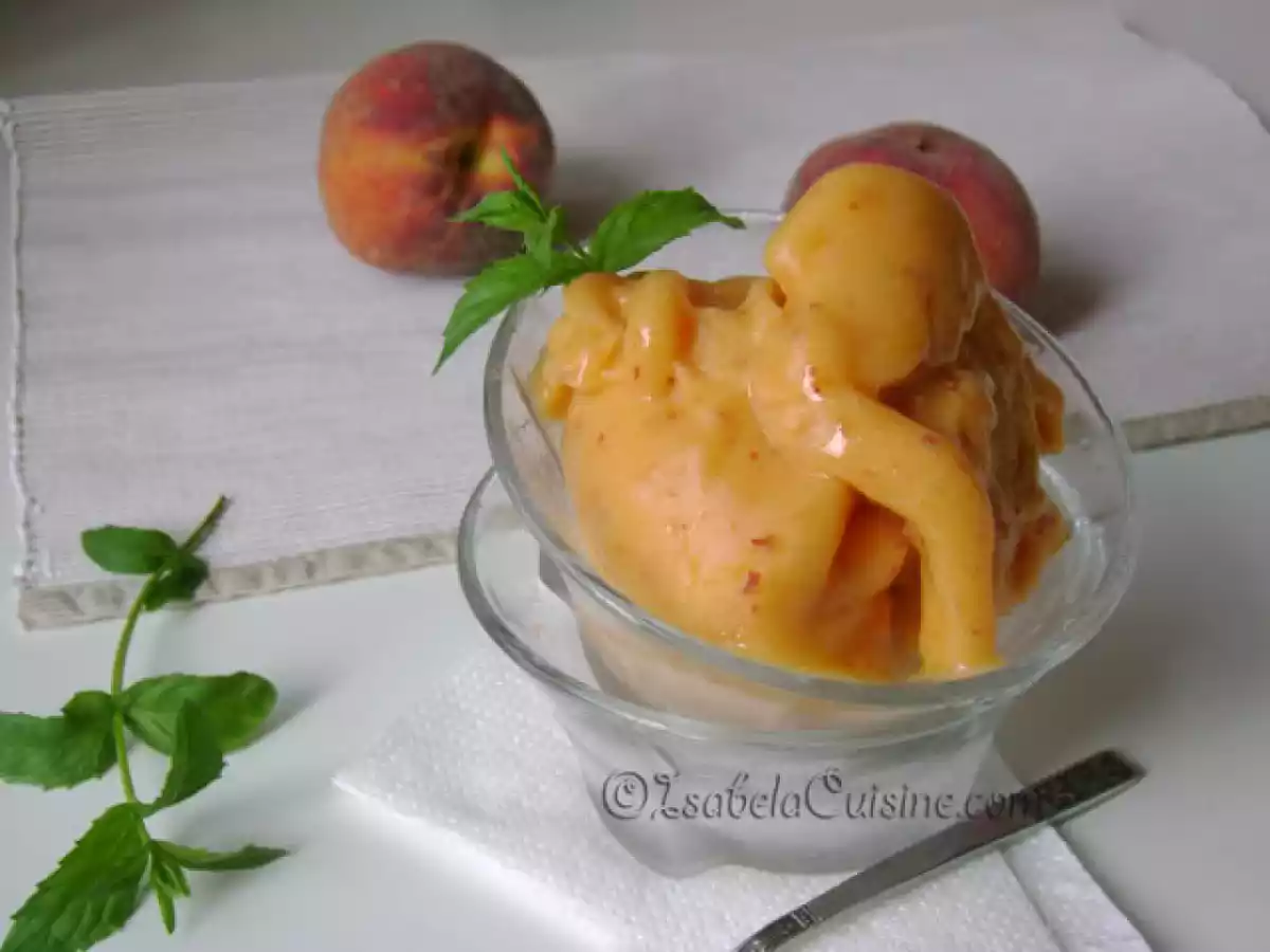 Sorbet de piersici si vin spumant