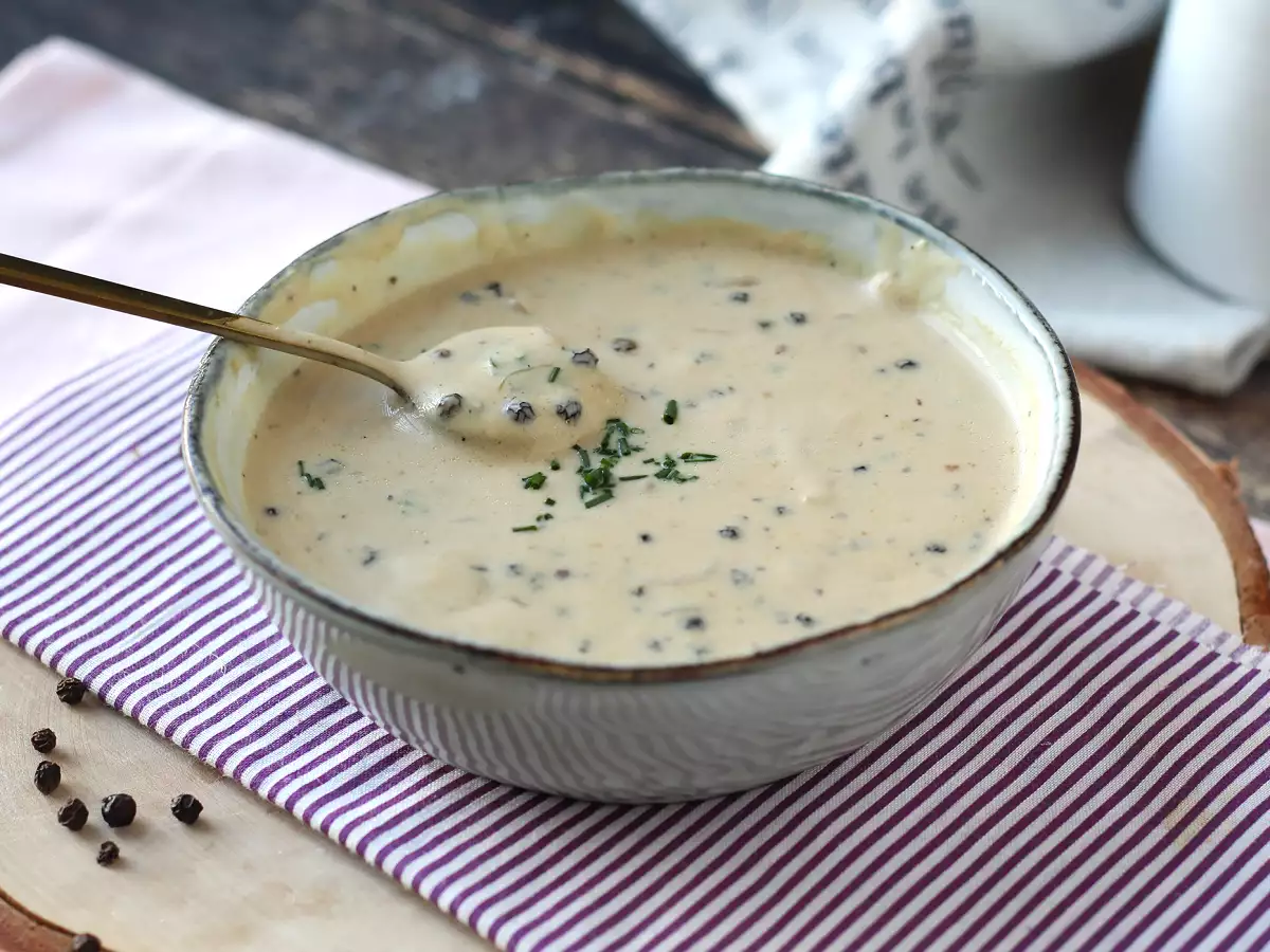 Sos de piper făcut în casă: cremos, parfumat și super-ușor! - poza 4