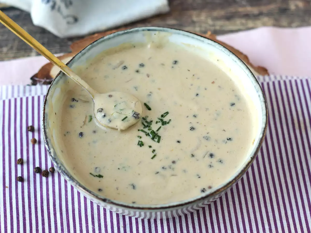 Sos de piper făcut în casă: cremos, parfumat și super-ușor! - poza 5