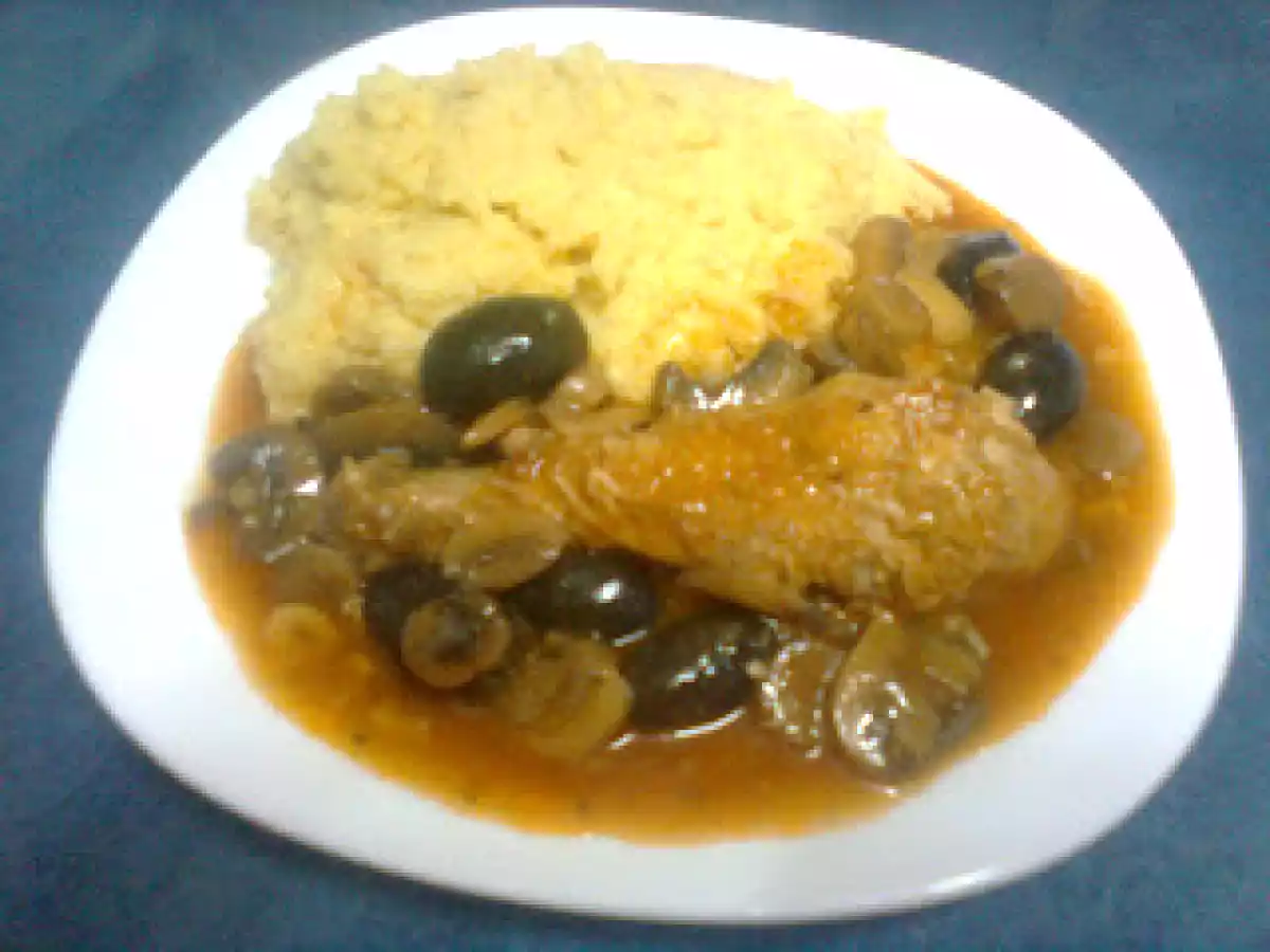 SOS DE PUI CU MASLINE SI CIUPERCI