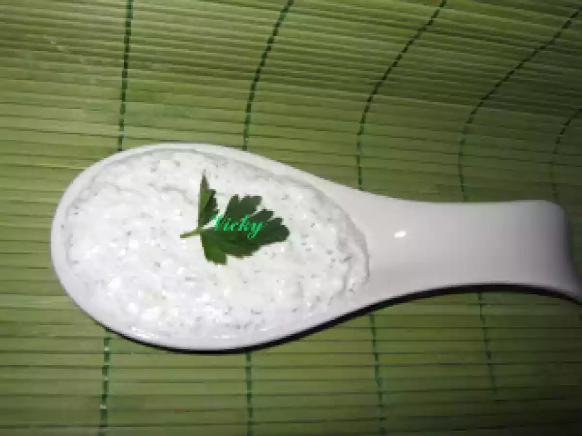 Sos de usturoi cu smantana