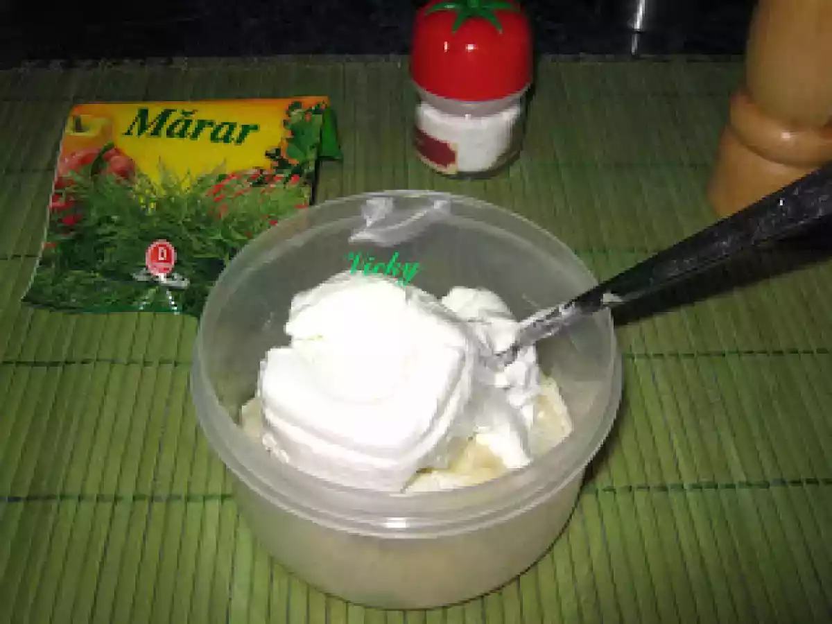 Sos de usturoi cu smantana - poza 7