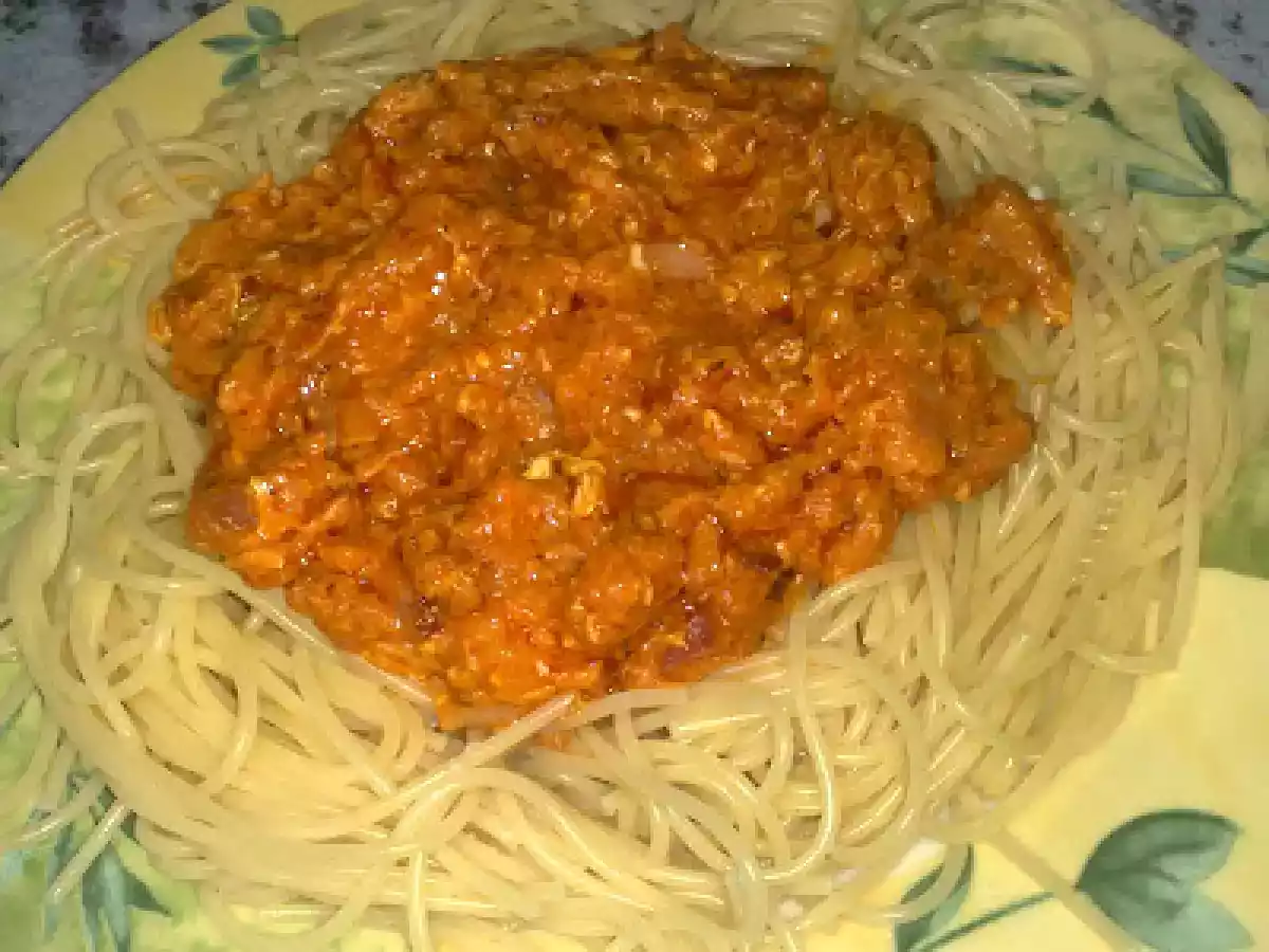 Spaghete cu bacon si sos de rosii - poza 3