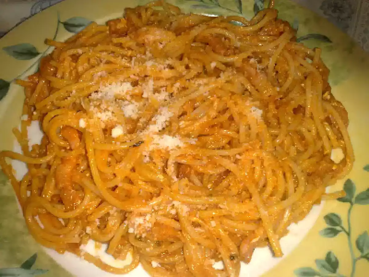 Spaghete cu bacon si sos de rosii - poza 4