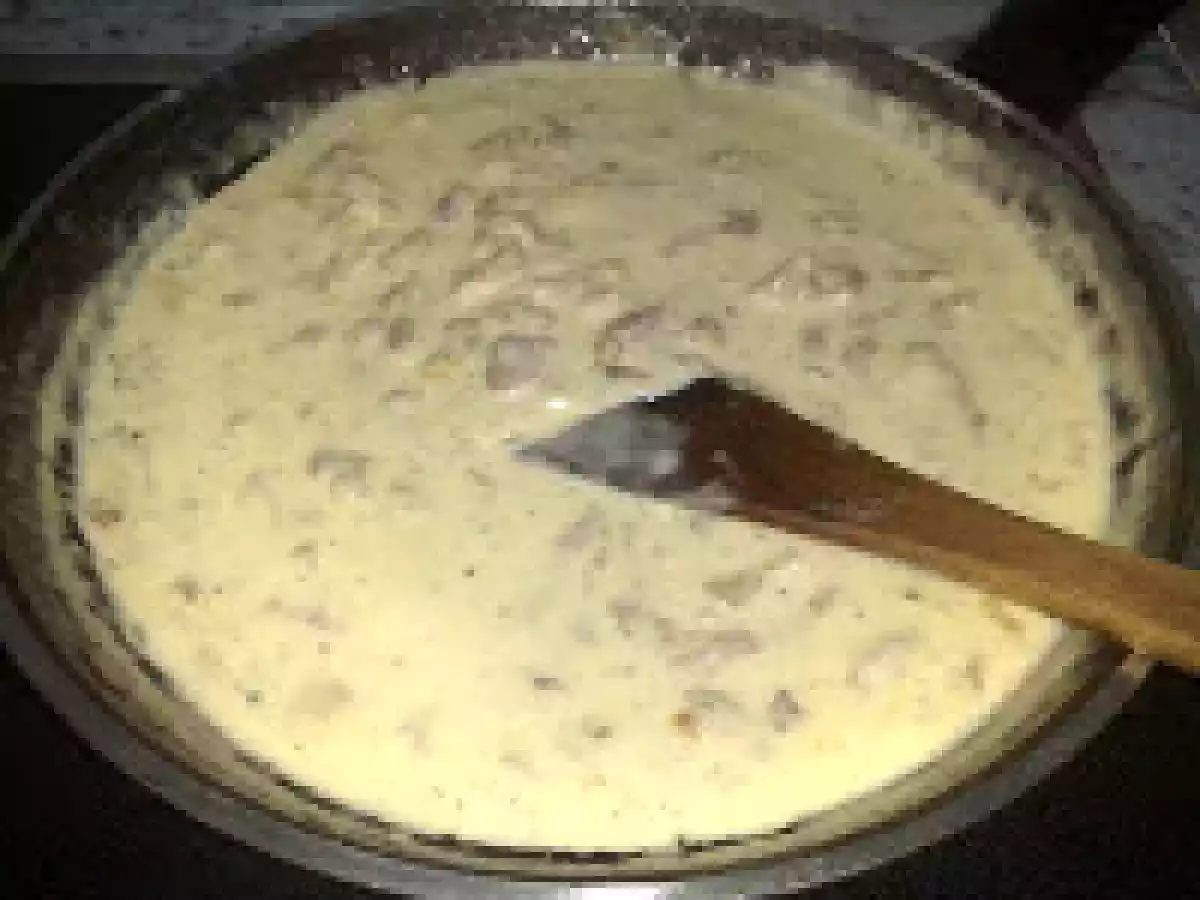 Spaghete cu bacon si sos de smantana cu cascaval - poza 8