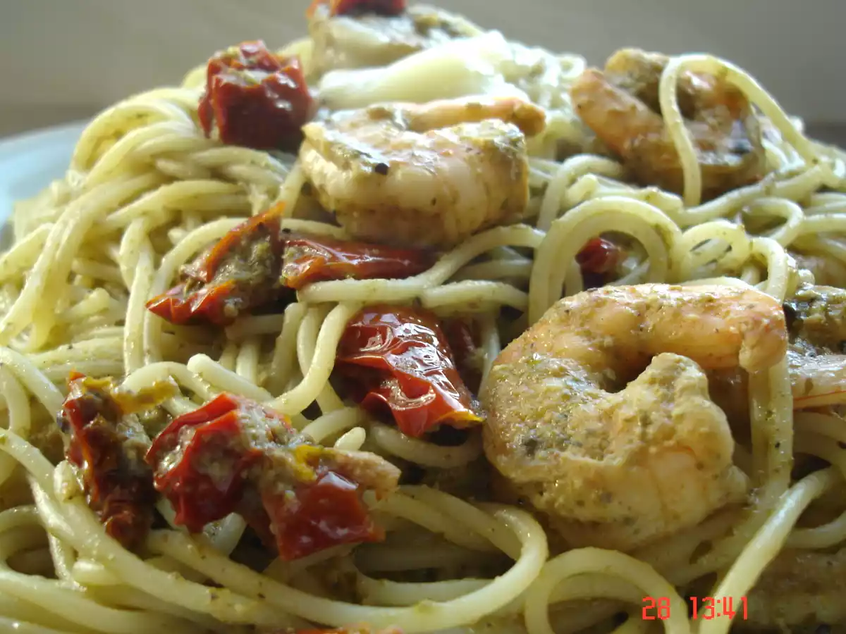 Spaghete cu creveti si pesto - poza 2