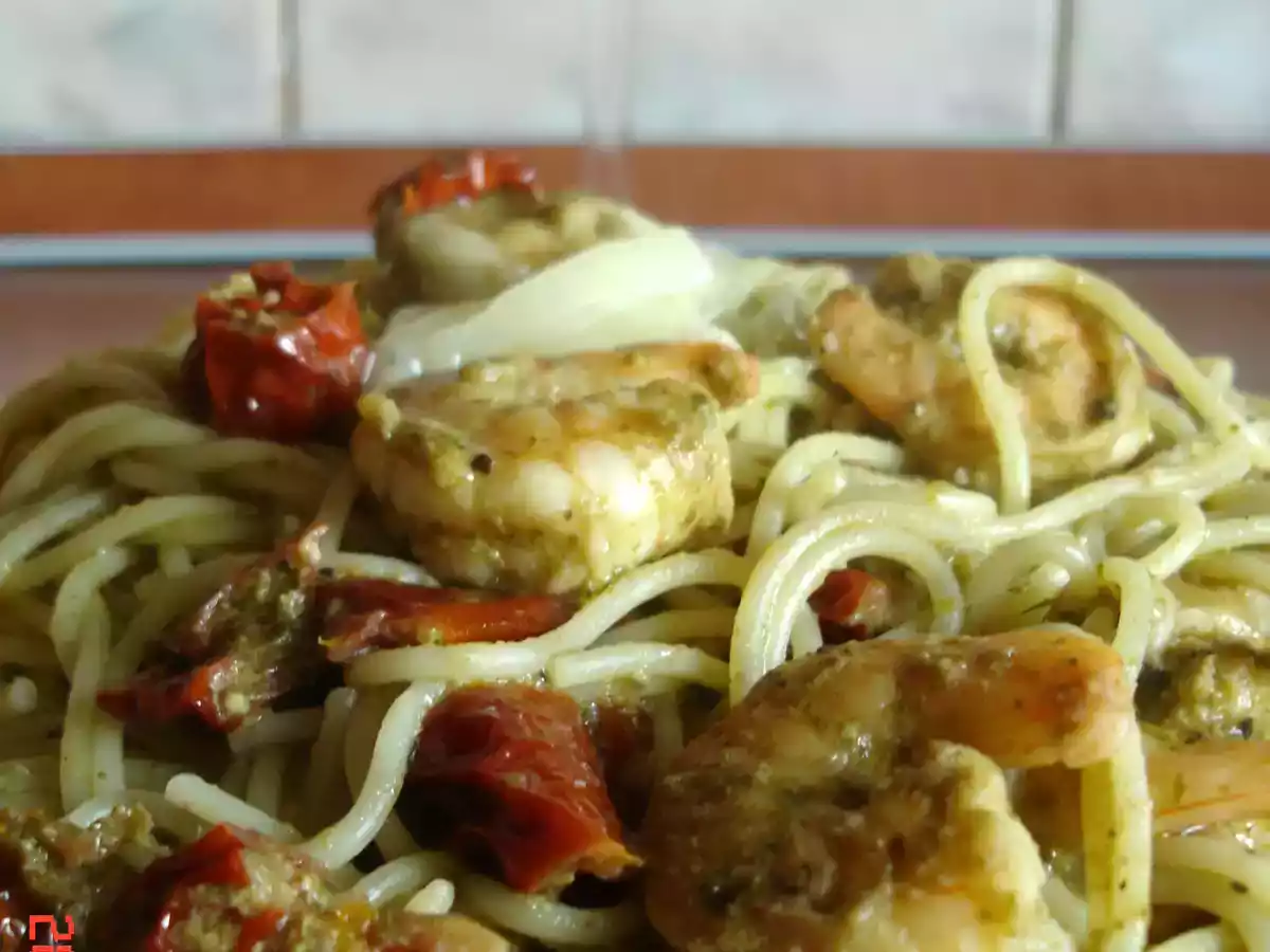 Spaghete cu creveti si pesto - poza 3