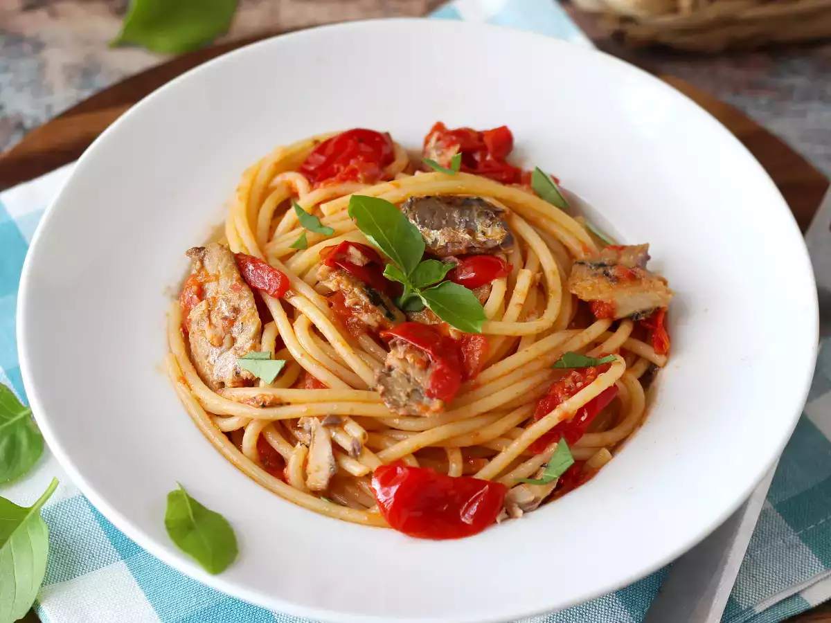 Spaghete cu sardine: o rețetă simplă și ieftină! - poza 3