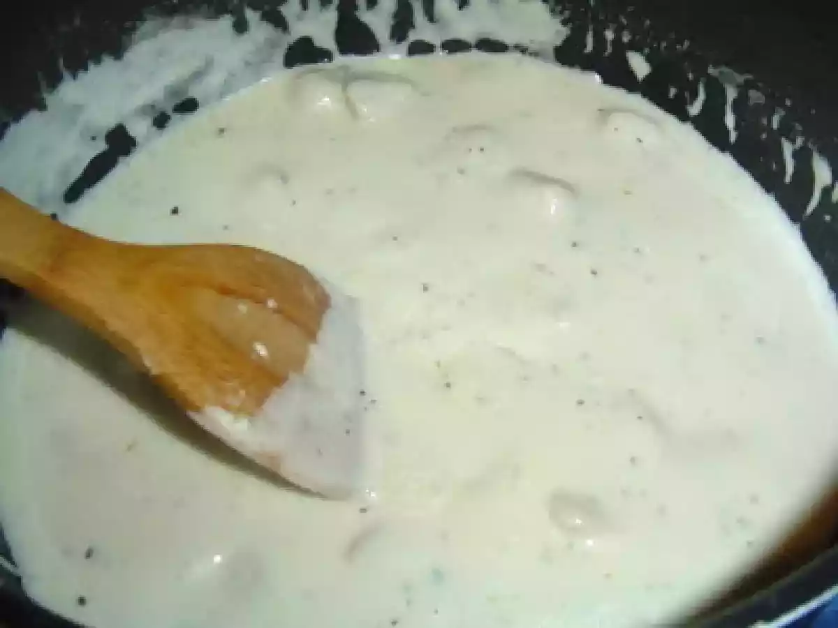 Spaghete cu sos alb si carne de pui - poza 6