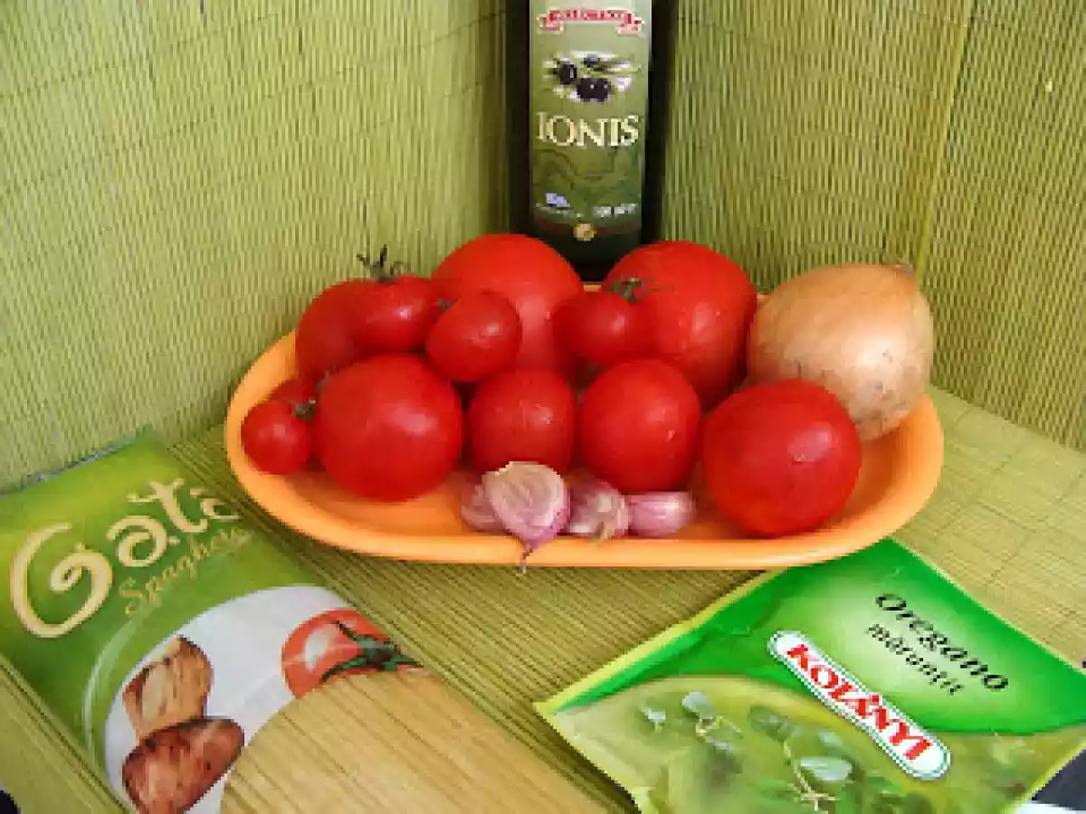 Spaghete cu sos de rosii - poza 2