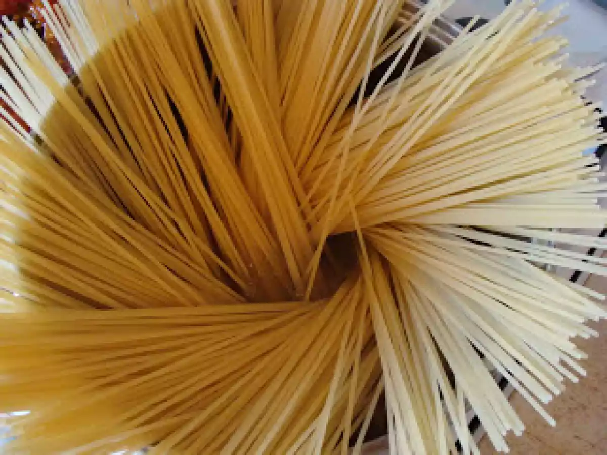 Spaghete cu sos de rosii - poza 6