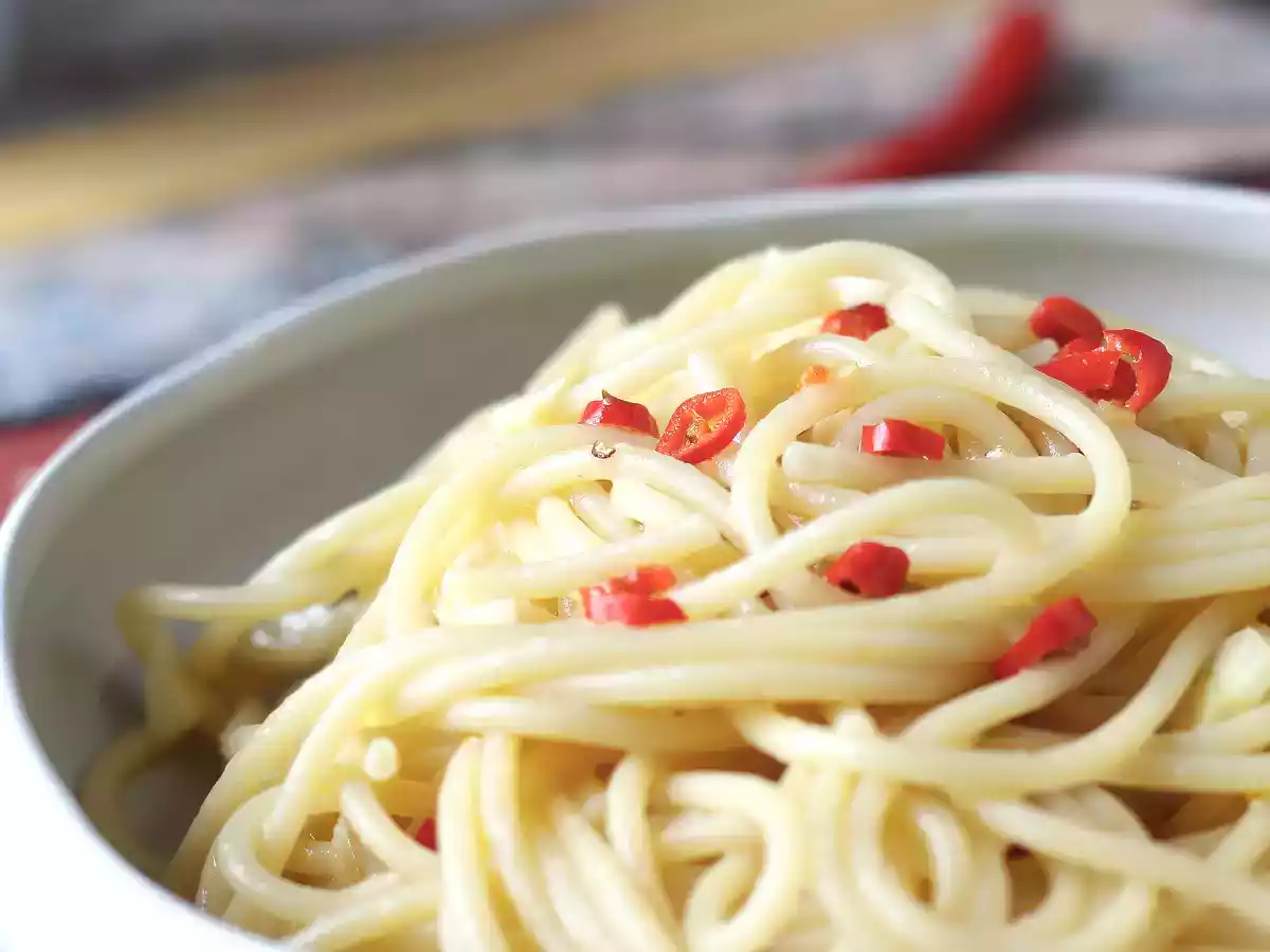Spaghetti aglio, olio e peperoncino: mâncarea de ultim moment a tradiției italiene