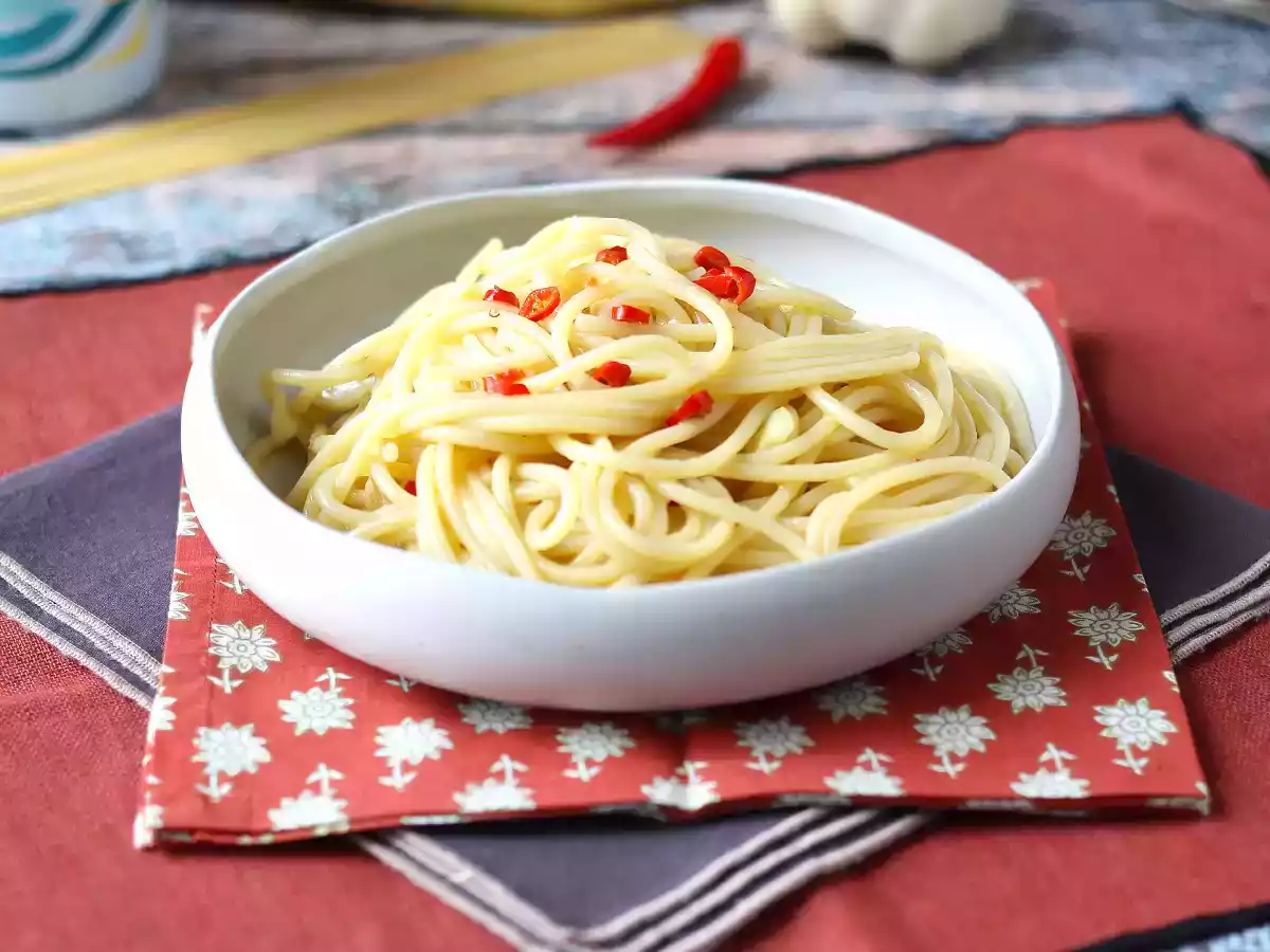 Spaghetti aglio, olio e peperoncino: mâncarea de ultim moment a tradiției italiene - poza 2