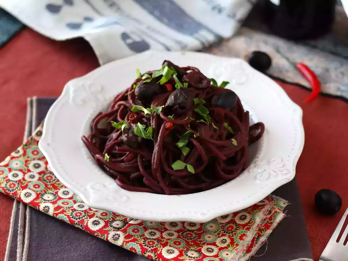 Spaghetti alla fuoco di bacco: paste cu vin roșu