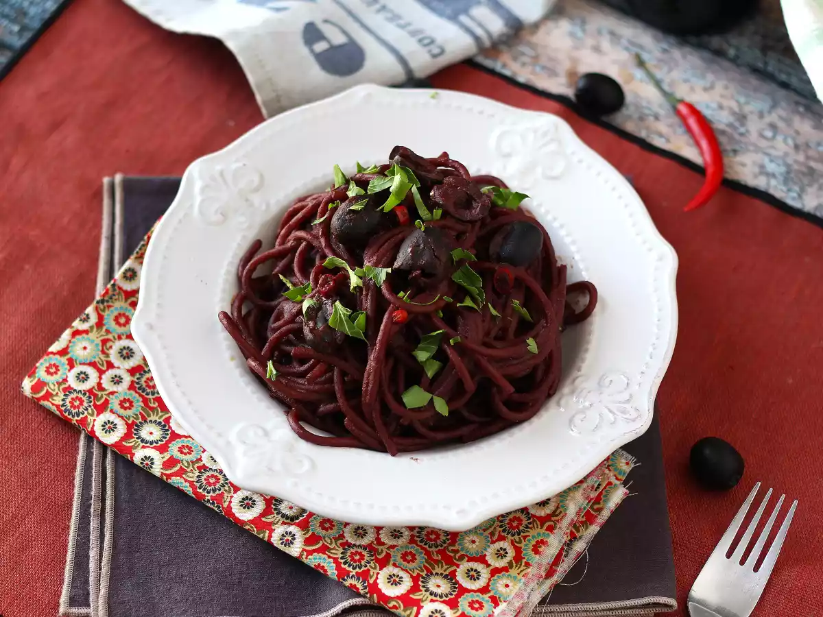 Spaghetti alla fuoco di bacco: paste cu vin roșu - poza 2